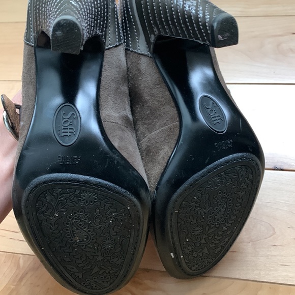 Sofft Nimbus Grey suede mary janes with silver buckle - Picture 3 of 5